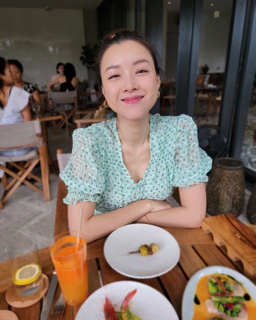 曲線笑容Keep足咁多年。​